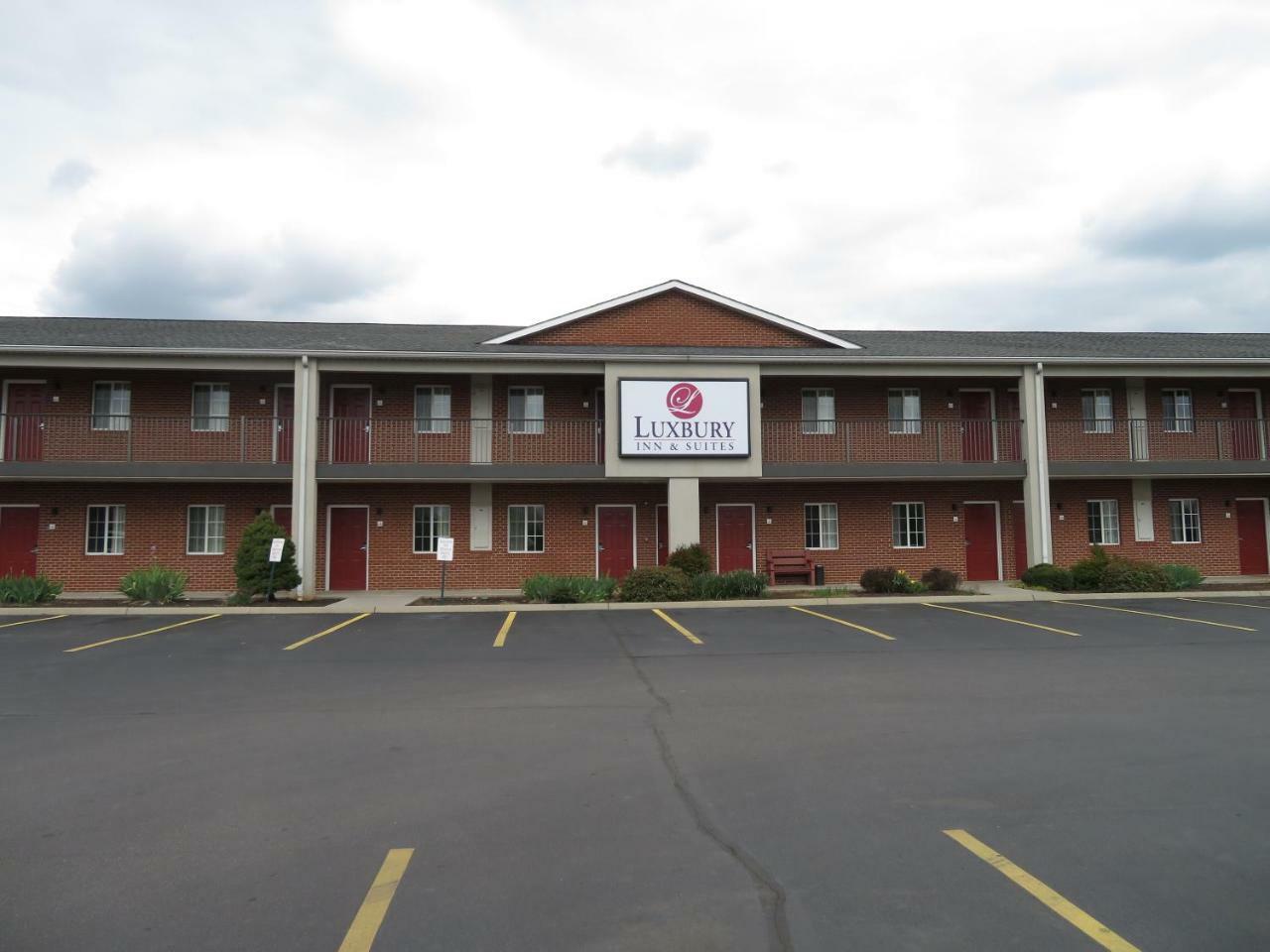 Luxbury Inn & Suites Maryville Exterior foto